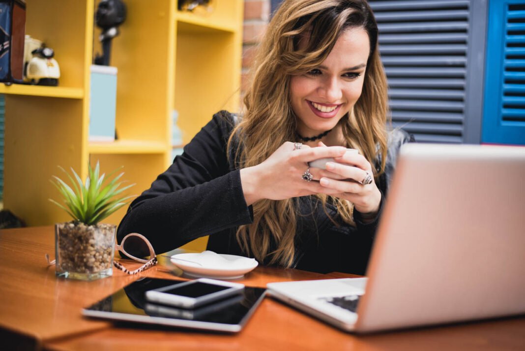 10 Outfits Inspired by Famous Works of Art are Auctioned in London 10 Outfits Inspired by Famous Works of Art are Auctioned in London